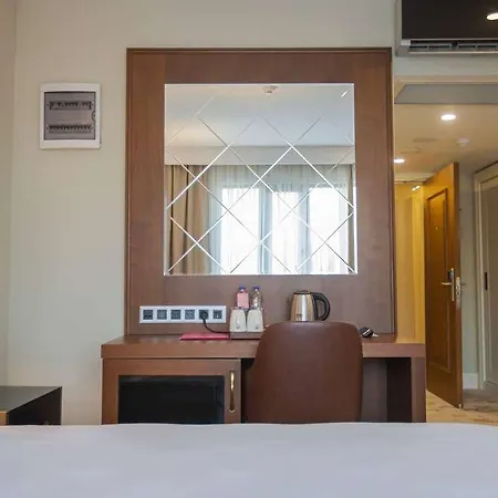 Ramada Plaza Sultanahmet מלון