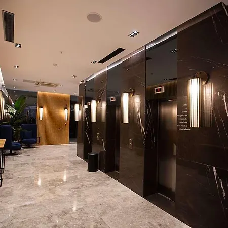 מלון Ramada Plaza Sultanahmet 5*