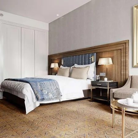 Отель Ramada Plaza Sultanahmet 5*