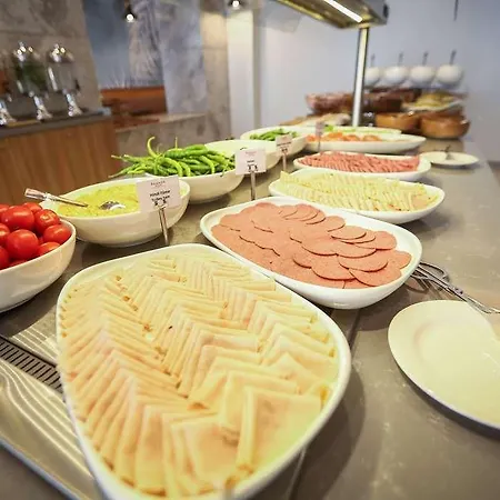 Отель Ramada Plaza Sultanahmet 5*